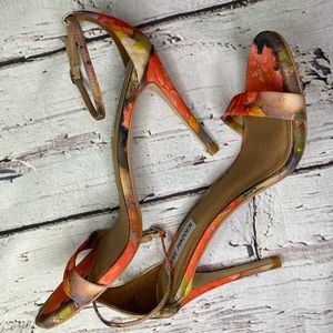 Steve Madden Stecy floral heel Size 8 NEVER WORN